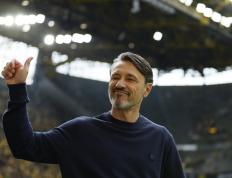 IM体育官方平台-包含弗赖堡球员异军突起，追赶积分榜的词条