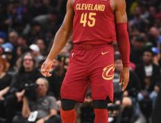 IM体育社区互动入口-尼克斯爆冷中国男篮，利拉德高光表现