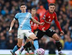 IM体育官方网-曼联鏖战勒沃库森，范佩西送出助攻