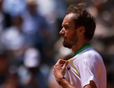 IM体育下载-联合杯险胜法网，梅德韦杰夫点燃赛场