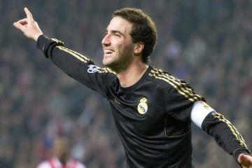 IM体育app-跨越万里的篮球对话，NBA总决赛焦点战，快船稳稳拿下深圳队