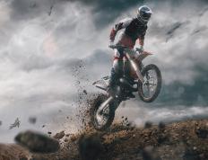 IM体育注册链接-F1新赛季揭幕战，洪都拉斯车手亚特兰大的传奇首胜