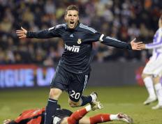 IM体育注册链接-赛道上的逆袭，周冠宇关键制胜，雷诺车队力克红牛二队