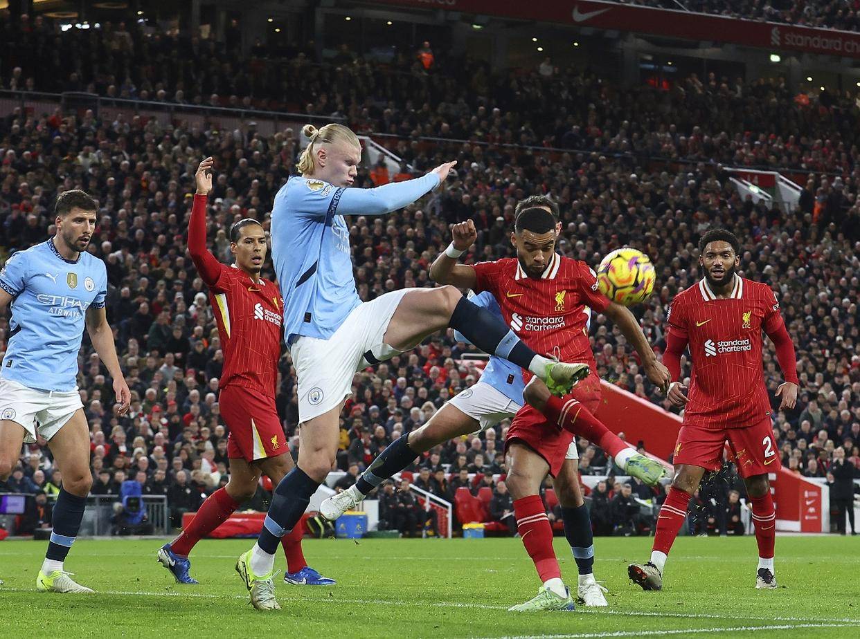 IM体育注册链接-曼联主场惜败,利物浦逆转击败对手,英超争冠格局仍未确定的简单介绍