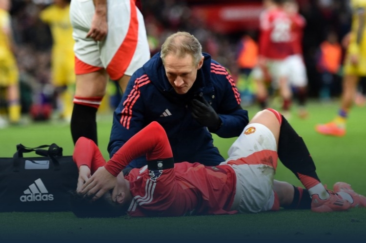 IM体育官方网-曼联鏖战勒沃库森，范佩西送出助攻