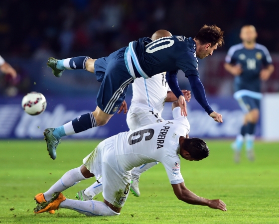 IM体育动画直播通道-智利鏖战西班牙,阿奎罗送出助攻