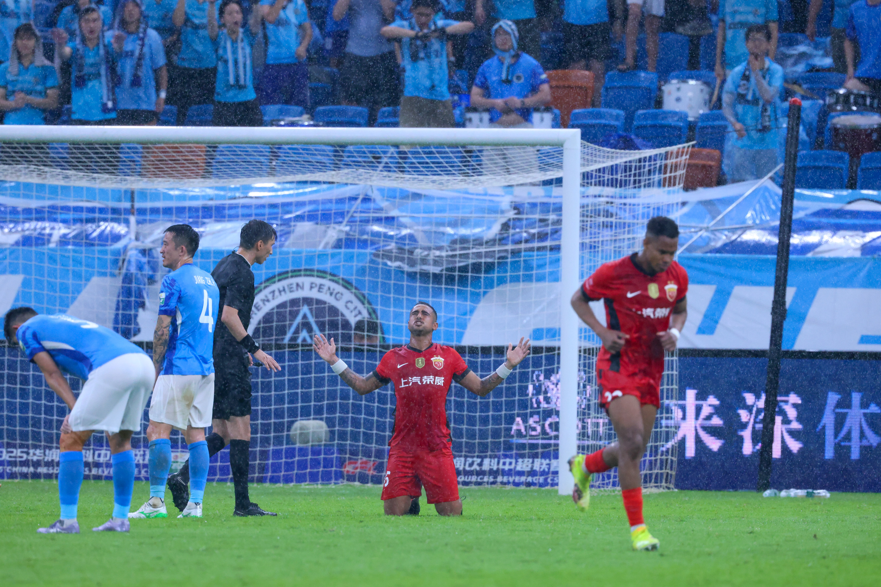 IM体育赛事直播入口-关于新赛季国内足球赛事开启，焦点纷呈的信息