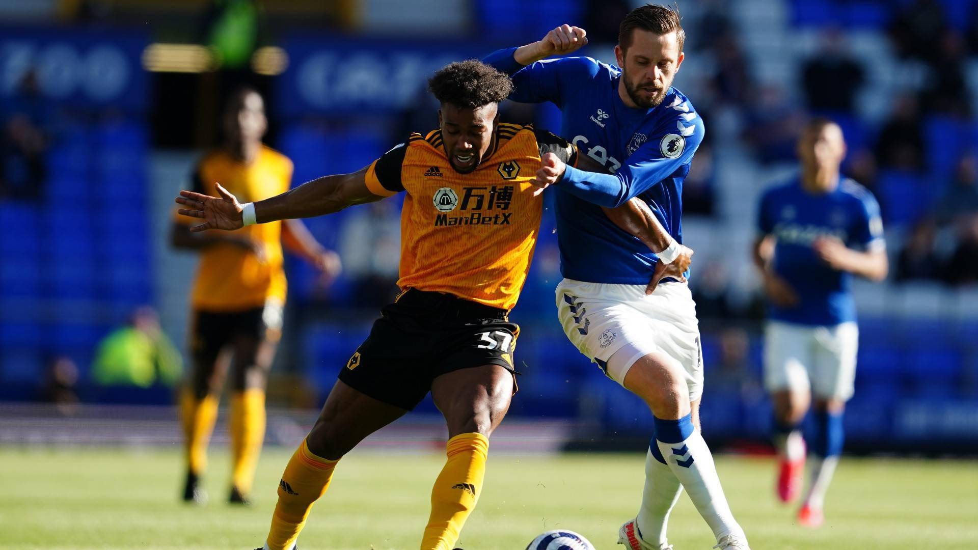 IM体育官方网站-狼队遭遇困境,欧战脱欧危机