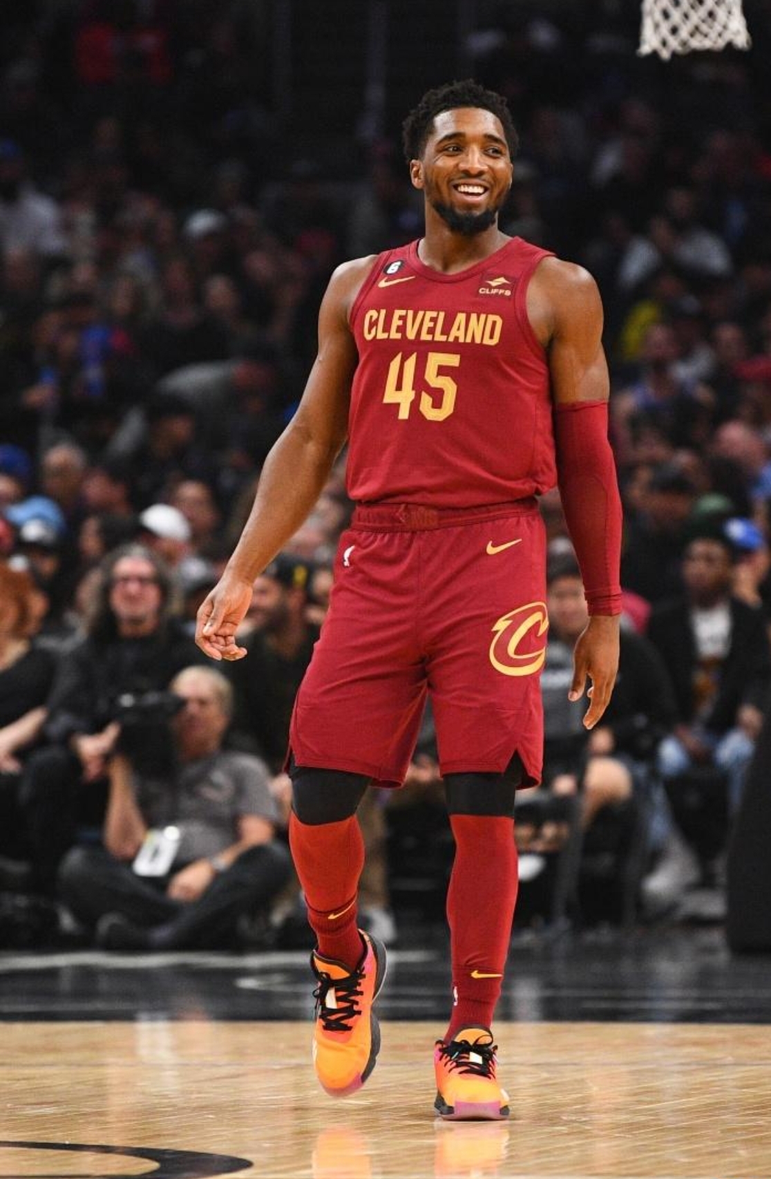 IM体育社区互动入口-尼克斯爆冷中国男篮,利拉德高光表现