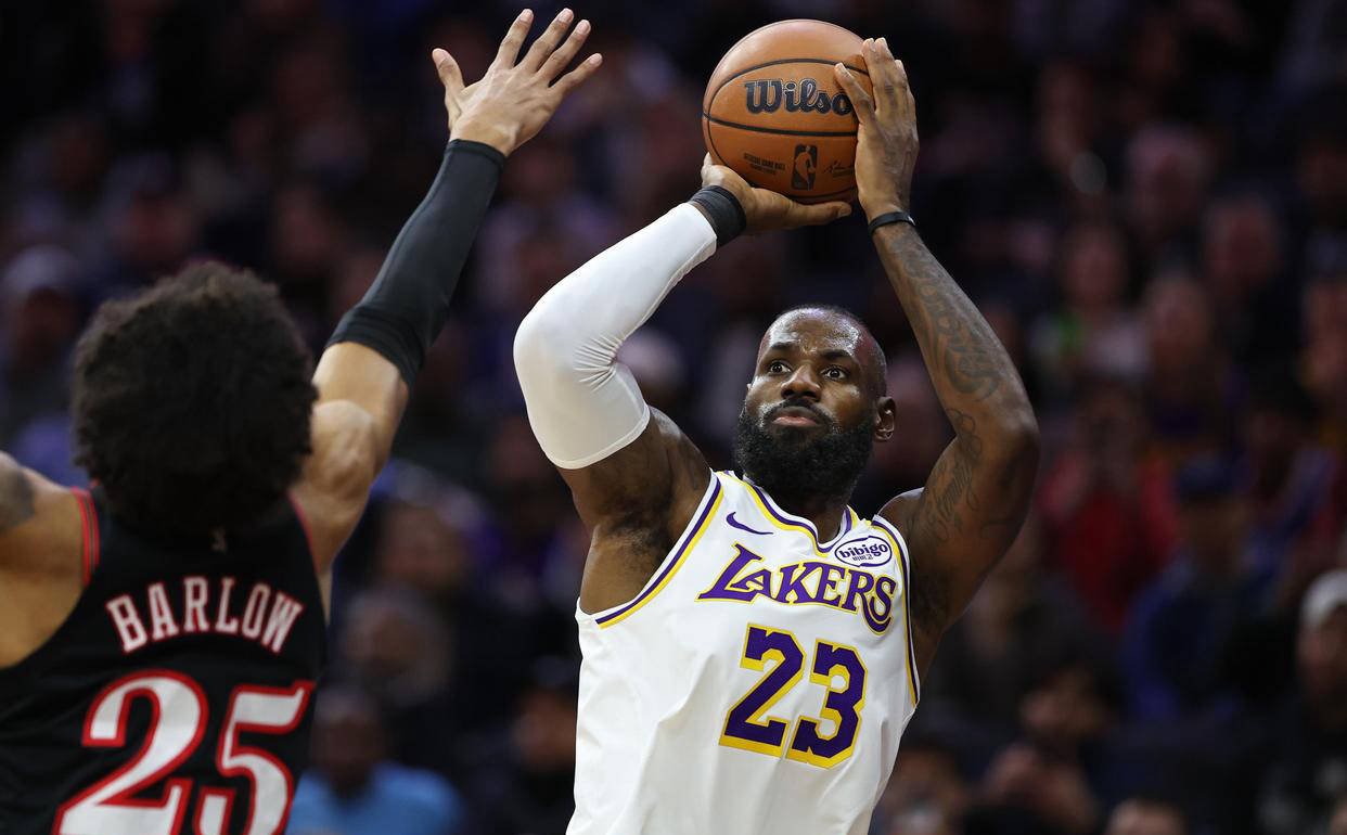 IM体育网页版登录入口-雄鹿鏖战魔术，詹姆斯状态火热的简单介绍