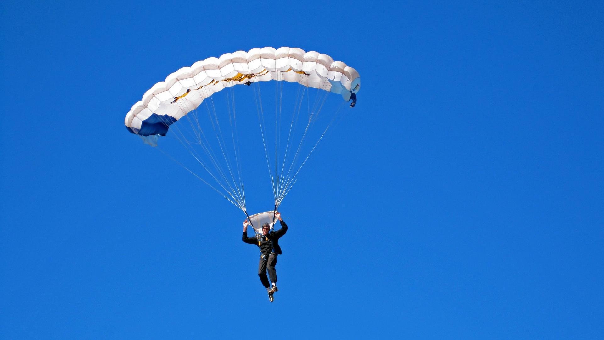IM体育平台-当华南虎遇见休斯顿火箭，范弗利特关键时刻的跨洋对决启示