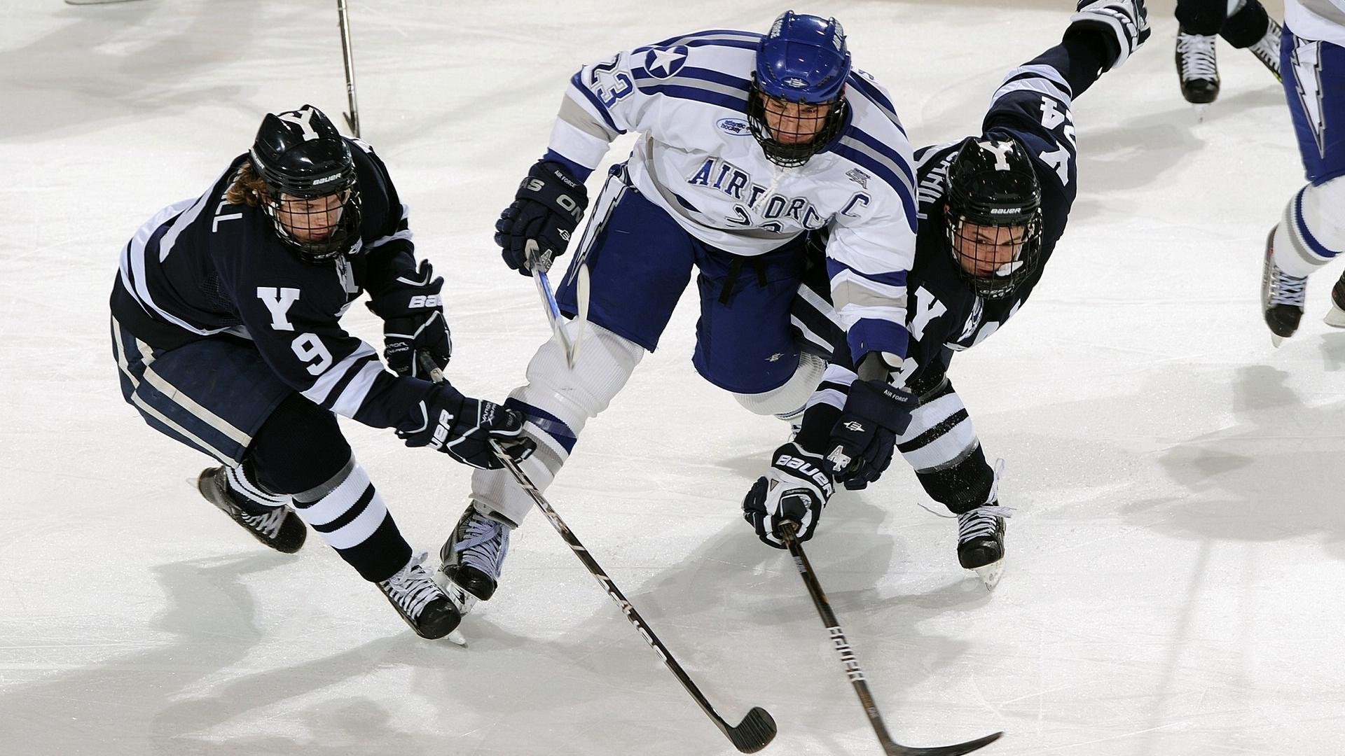 IM体育平台-独行绝杀与欧冠接管，体育世界里的孤胆英雄时刻