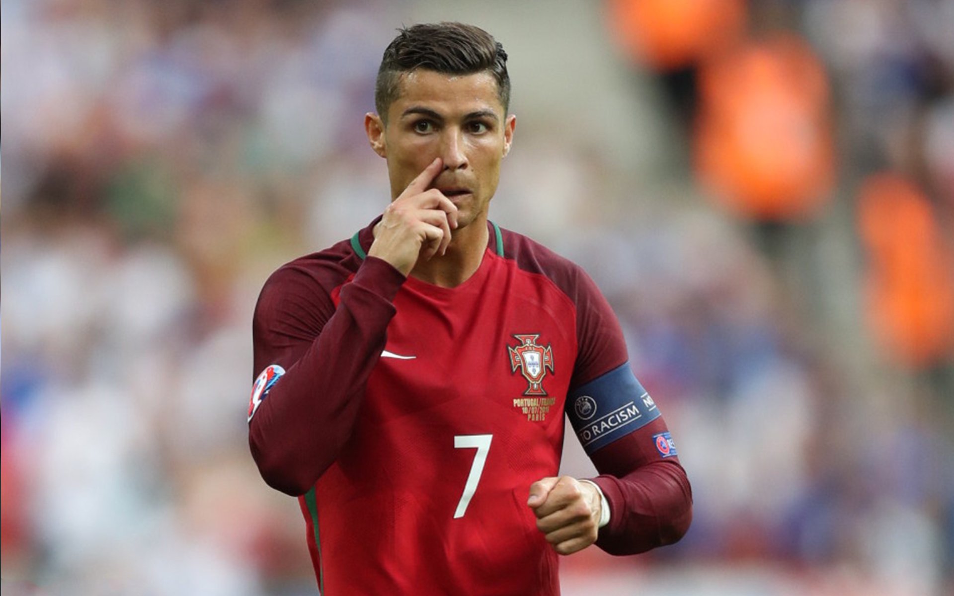 IM体育官方平台-巴黎奥运羽球赛场双焦点，法国队轻取印度队，陈雨菲刷新纪录书写传奇